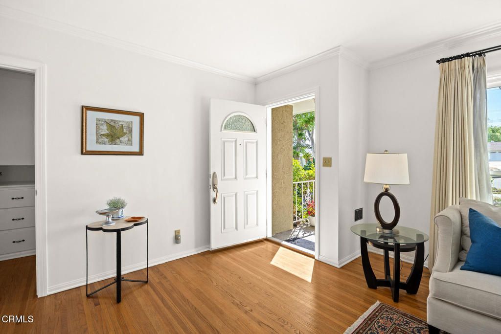 Image 4 of property listing at 430 Eaton Drive, Pasadena, CA 91107