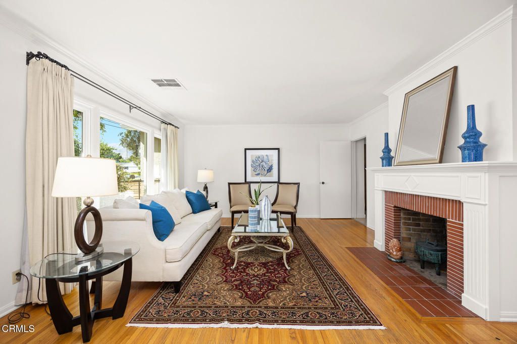 Image 6 of property listing at 430 Eaton Drive, Pasadena, CA 91107