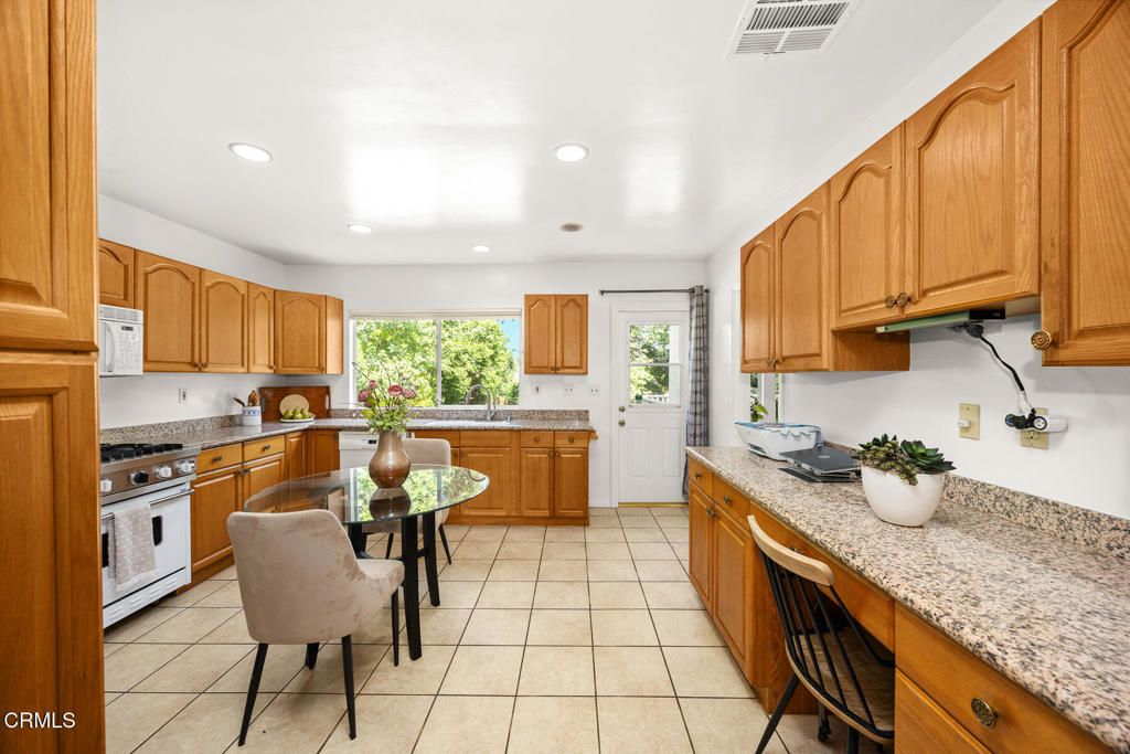 Image 9 of property listing at 430 Eaton Drive, Pasadena, CA 91107