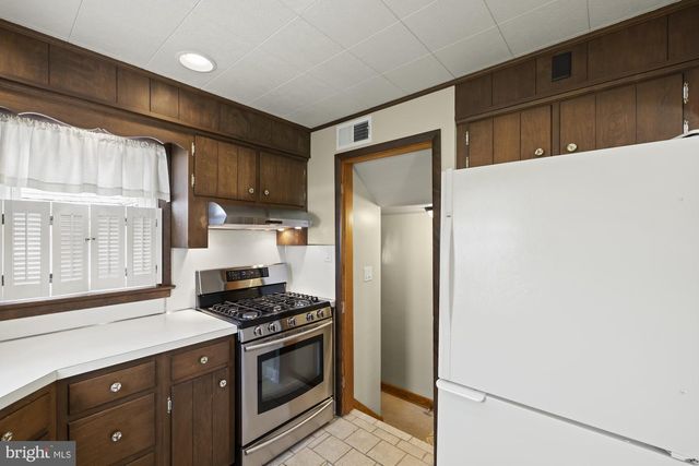 45 SHORBS HILL RD, Hanover, PA 17331