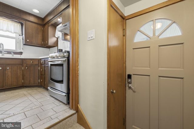 45 SHORBS HILL RD, Hanover, PA 17331