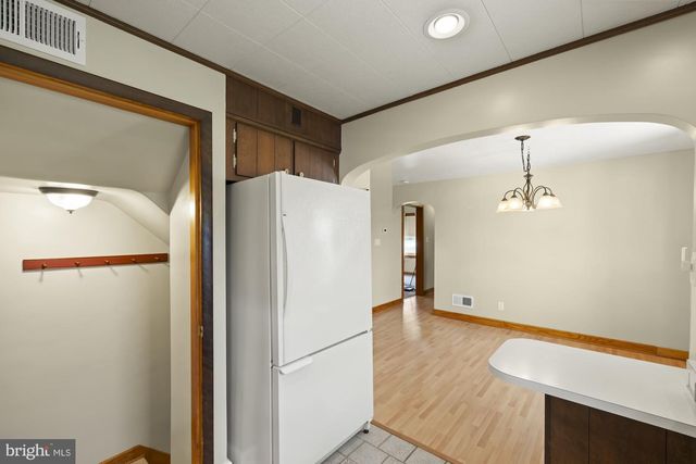 45 SHORBS HILL RD, Hanover, PA 17331