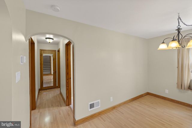 45 SHORBS HILL RD, Hanover, PA 17331