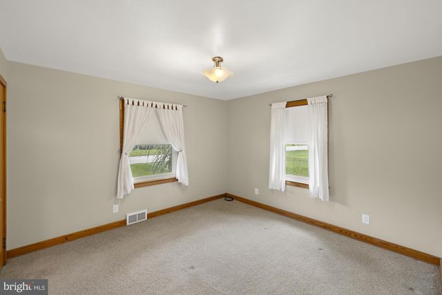 45 SHORBS HILL RD, Hanover, PA 17331
