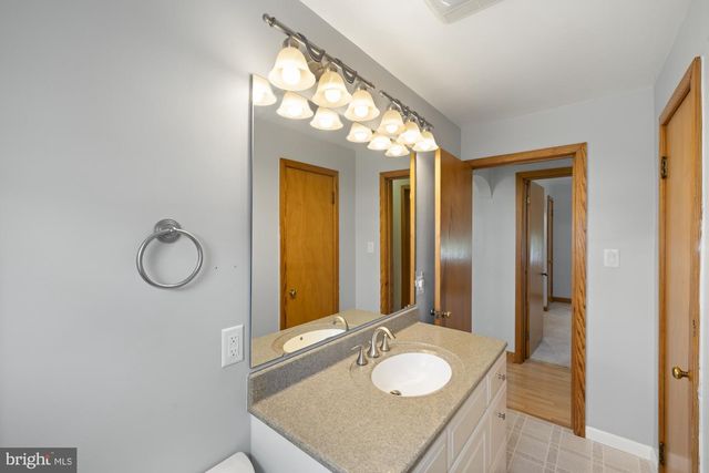 45 SHORBS HILL RD, Hanover, PA 17331