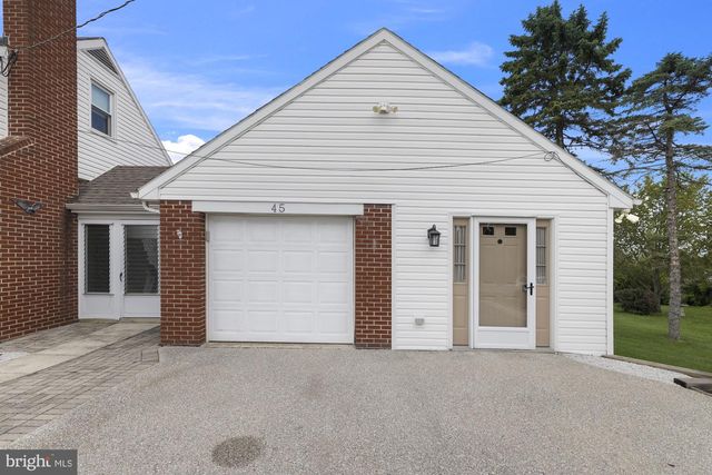 45 SHORBS HILL RD, Hanover, PA 17331