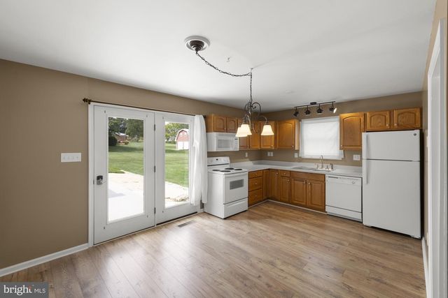 45 SHORBS HILL RD, Hanover, PA 17331