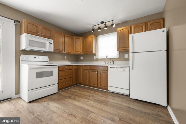 45 SHORBS HILL RD, Hanover, PA 17331