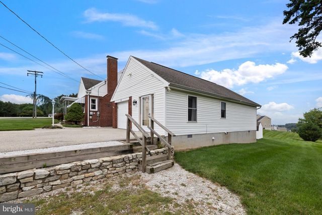 45 SHORBS HILL RD, Hanover, PA 17331