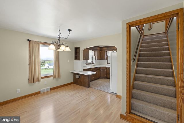 45 SHORBS HILL RD, Hanover, PA 17331