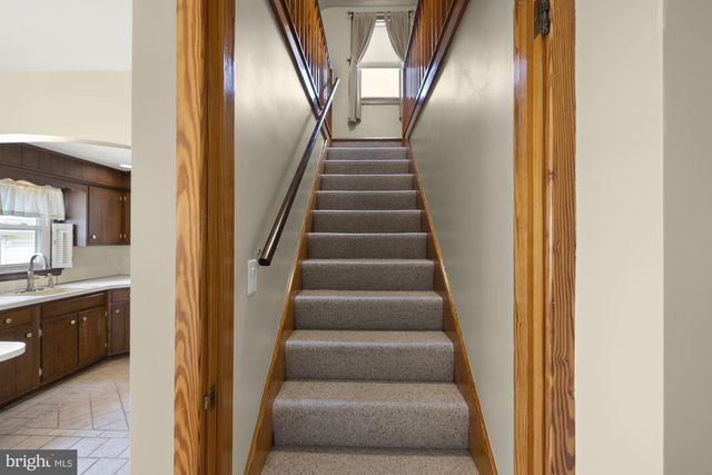 45 SHORBS HILL RD, Hanover, PA 17331