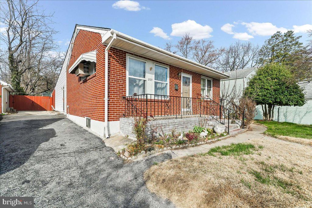 209 BOXWOOD RD, Wilmington, DE 19804