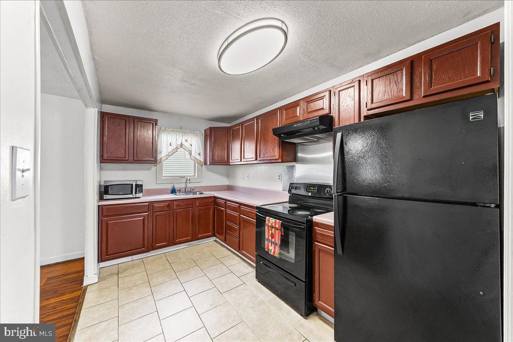 Image 9 of property listing at 209 BOXWOOD RD, Wilmington, DE 19804