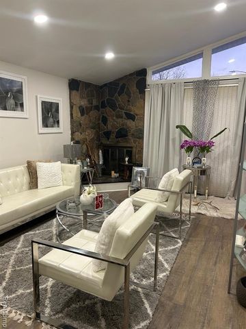 27272 Hopkins Street, Inkster, MI 48141