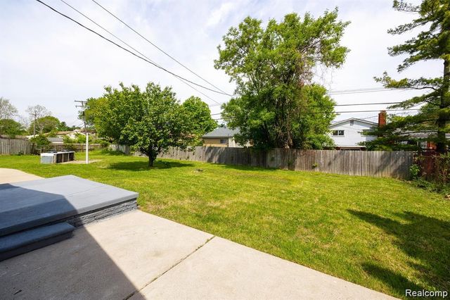 27272 Hopkins Street, Inkster, MI 48141