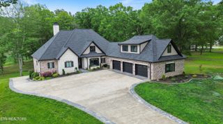 708 Lakeside Court, Dandridge, TN 37725