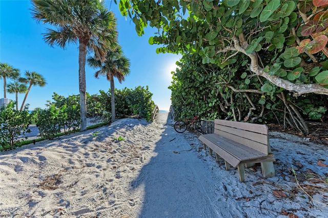 520 GOLF LINKS LANE, Longboat Key, FL 34228