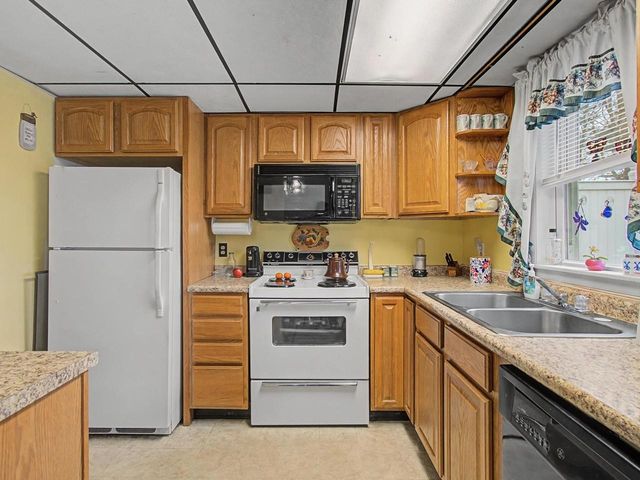 86 Pinecrest Dr Unit 11E, Essex, VT 05452