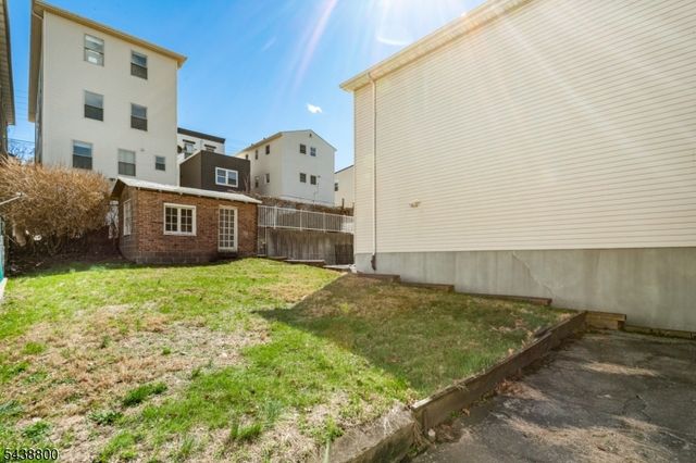 304 Terrace Ave, Jersey City, NJ 07307