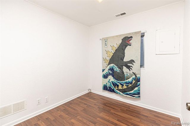 22304 Maple Street, Saint Clair Shores, MI 48081