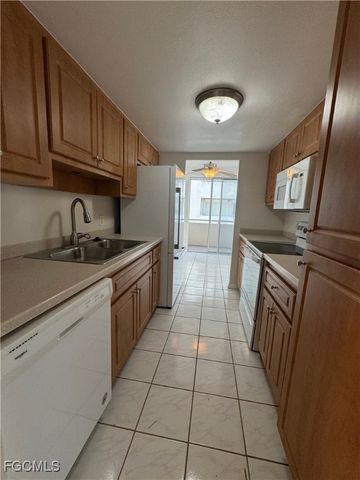 4803 Sunset CT 108, Cape Coral, FL 33904