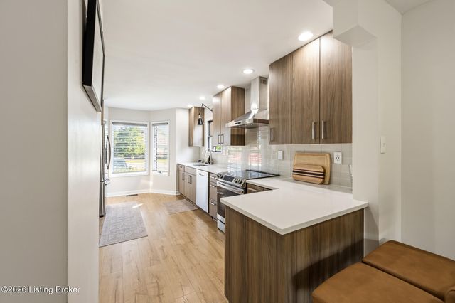 6410 Marina Dr, Prospect, KY 40059