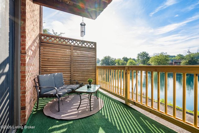 6410 Marina Dr, Prospect, KY 40059