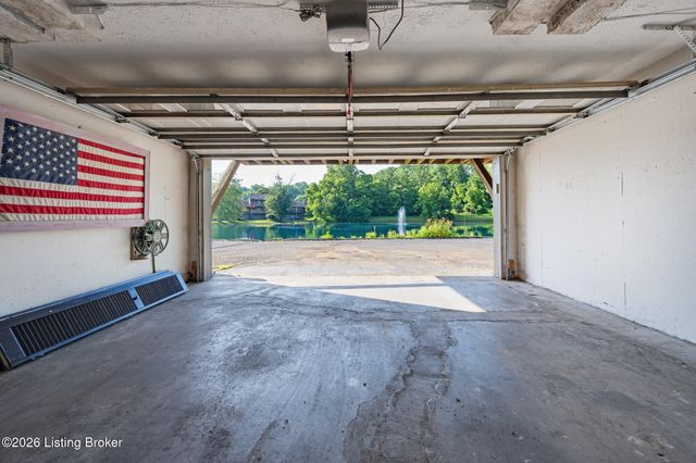 6410 Marina Dr, Prospect, KY 40059