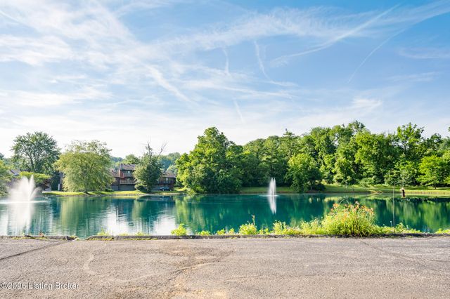 6410 Marina Dr, Prospect, KY 40059