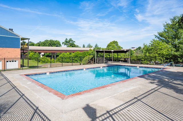 6410 Marina Dr, Prospect, KY 40059