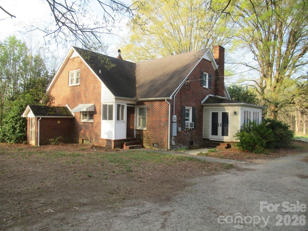 7916 Sherrills Ford Road, Sherrills Ford, NC 28673