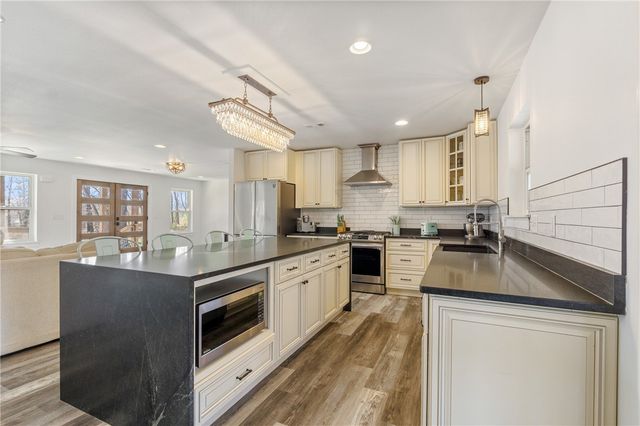 12698 Bush Road, Centerton, AR 72719