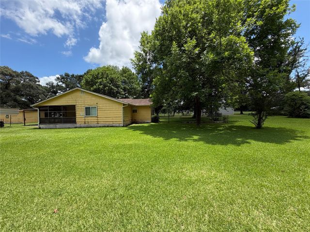63 County Road 2245, Cleveland, TX 77327