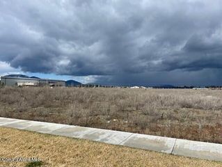 577 W FRYEBURG AVE, Hayden, ID 83835