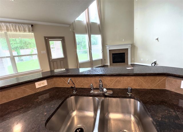 158 Black Swan Place, The Woodlands, TX 77354