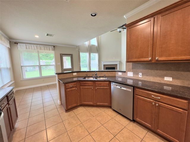 158 Black Swan Place, The Woodlands, TX 77354