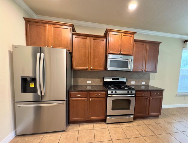 158 Black Swan Place, The Woodlands, TX 77354