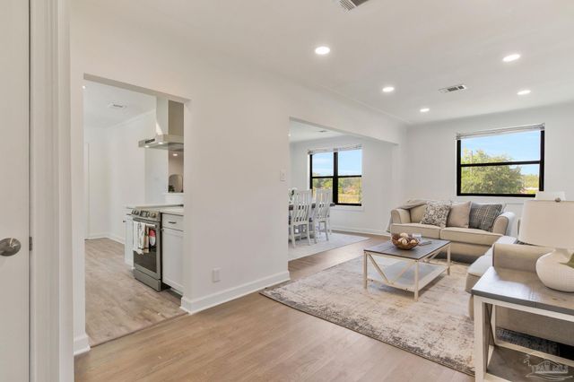 1301 W Lee St, Pensacola, FL 32501