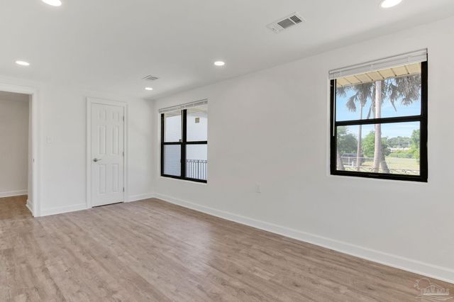 1301 W Lee St, Pensacola, FL 32501