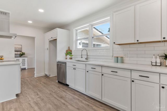 1301 W Lee St, Pensacola, FL 32501