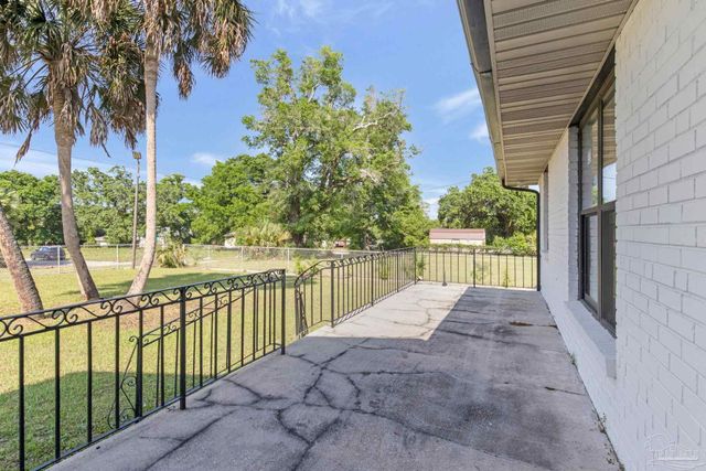 1301 W Lee St, Pensacola, FL 32501