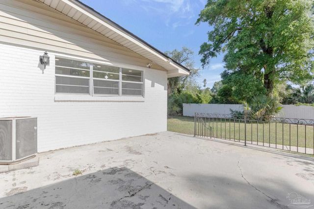 1301 W Lee St, Pensacola, FL 32501