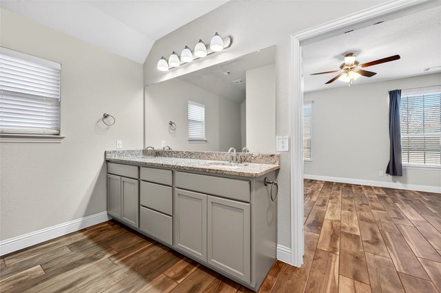 627 N Preston Avenue, Van Alstyne, TX 75495