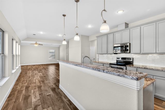 627 N Preston Avenue, Van Alstyne, TX 75495