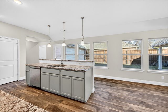 627 N Preston Avenue, Van Alstyne, TX 75495