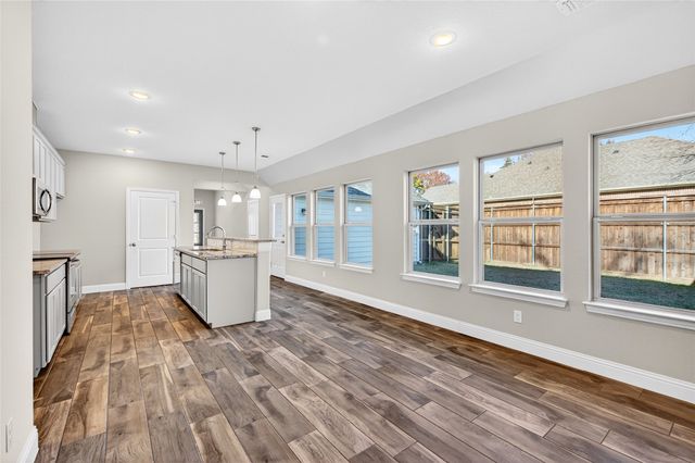 627 N Preston Avenue, Van Alstyne, TX 75495