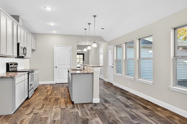 627 N Preston Avenue, Van Alstyne, TX 75495