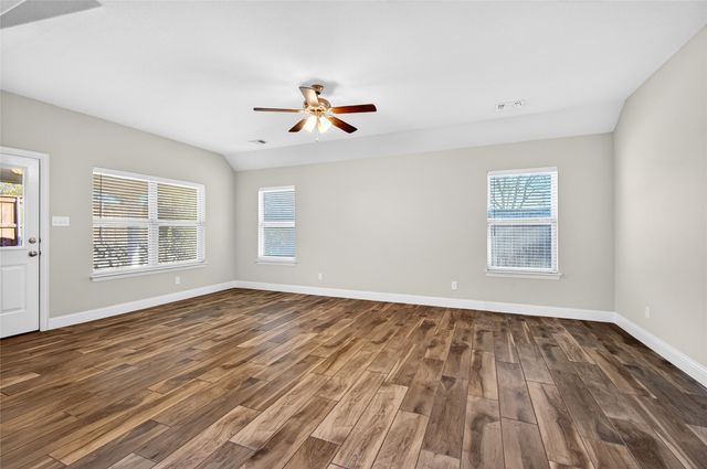 627 N Preston Avenue, Van Alstyne, TX 75495