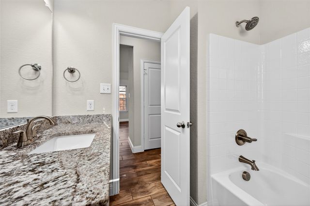 627 N Preston Avenue, Van Alstyne, TX 75495