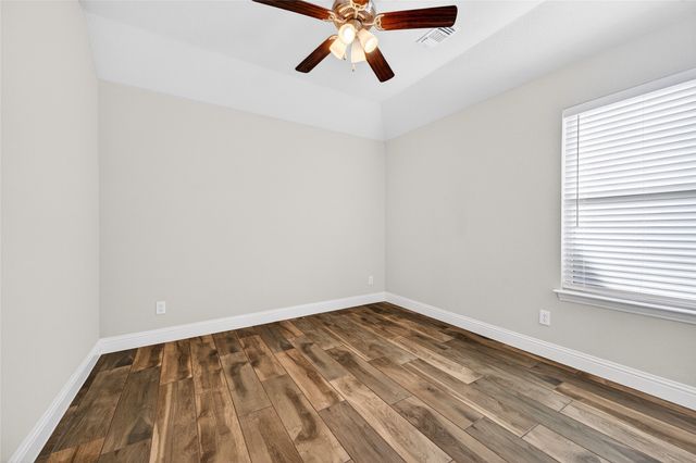 627 N Preston Avenue, Van Alstyne, TX 75495